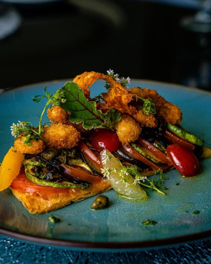 Waves Aqua Resort Kenitra Exterior foto A prawn and vegetable salad