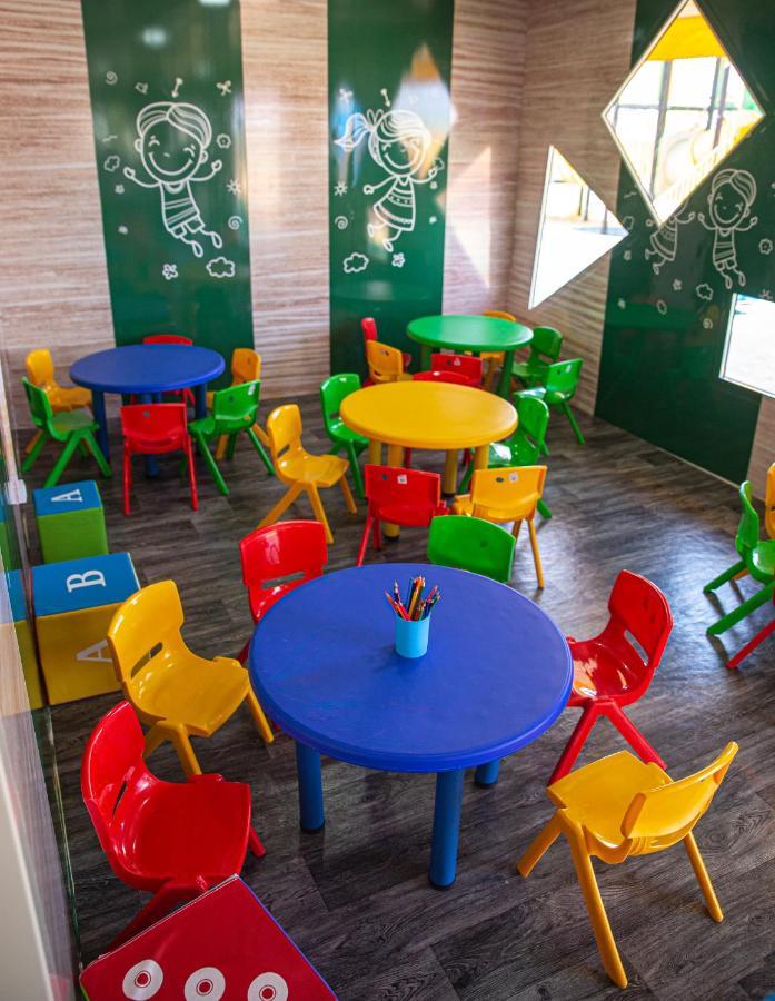Waves Aqua Resort Kenitra Exterior foto Kindergarten classroom